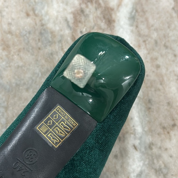 Big Tree Women’s Velvet Pointy Toe Kitten heel Dressy Shoes W/ Jewel Tops Sz 38 - Picture 10 of 14